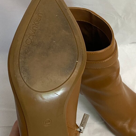 💛Calvin Klein Women's Sarity Ankle Boot with Pointed Toe and Heel - Picture 7 of 8